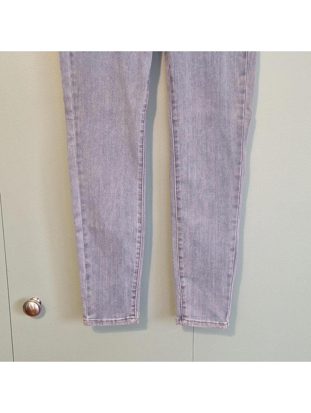 Judy Blue Light Wash Pull On Skinny Jean Size 9 / 29 - Picture 3 of 8